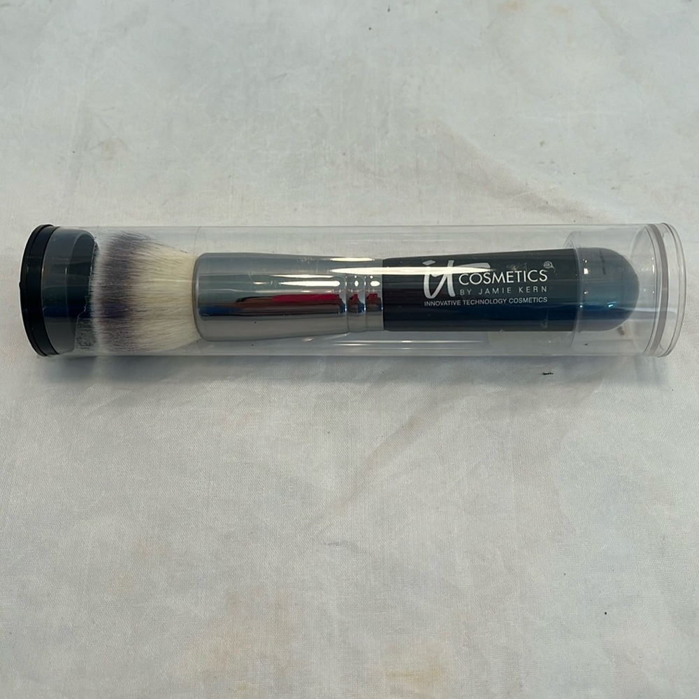 IT Cosmetics by Jamie Kern Contour brush